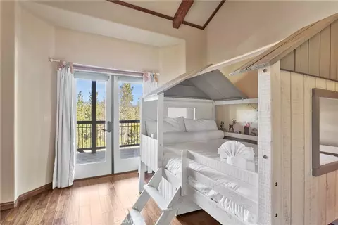 Bedroom - 858 Fox Tower Way, Big Bear Lake, CA 92315 photo 4 of 7