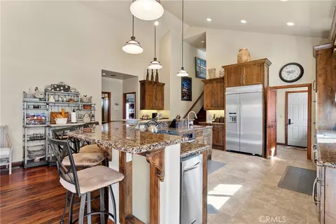 Kitchen - 858 Fox Tower Way, Big Bear Lake, CA 92315 photo 1 of 4
