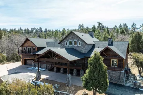 858 Fox Tower Way, Big Bear Lake, CA 92315