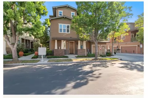 357 Flyers Ln, Tustin, CA 92782