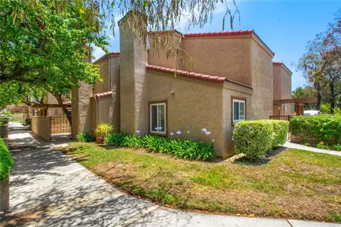 1413 Vista Grande #122, Fullerton, CA 92835