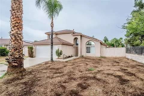 1285 Raphael Ct, San Jacinto, CA 92583
