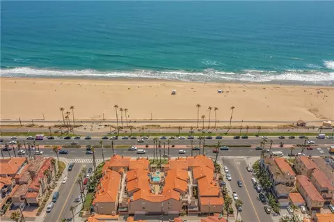 2000 Pacific Coast Hwy #313, Huntington Beach, CA 92648