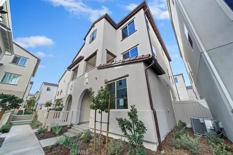 2561 Sprout Ln, Corona, CA 92883