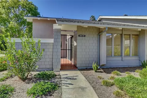 8566 Larkhall Cir #808A, Huntington Beach, CA 92646