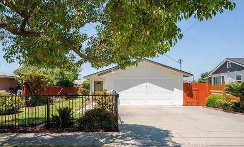 207 N Pasadena Ave, Azusa, CA 91702