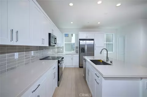 6045 Fairfax Dr, Eastvale, CA 92880