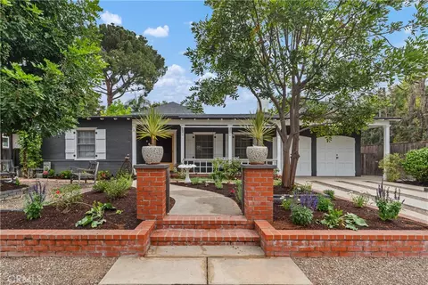 411 Edgewood Rd, Santa Ana, CA 92706
