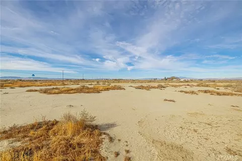 97 Ave Vic Ste, Lancaster, CA 93545 photo 2