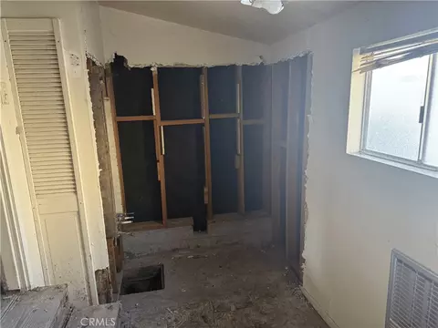 Bath - 16775 Bayview Dr, Huntington Beach, CA 92649 photo 2 of 2