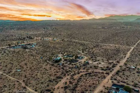 View/Area - 59427 La Crescenta Dr, Yucca Valley, CA 92284 photo 3 of 5