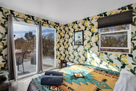 Bedroom - 59427 La Crescenta Dr, Yucca Valley, CA 92284 photo 7 of 10