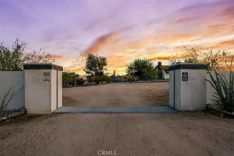 Exterior - 59427 La Crescenta Dr, Yucca Valley, CA 92284 photo 3 of 34