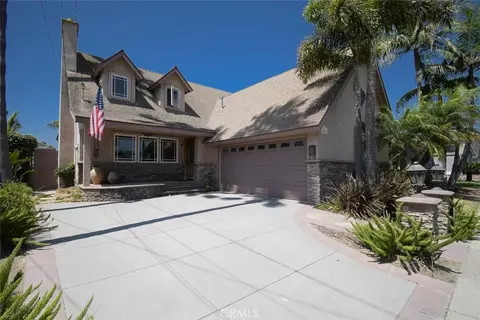 620 Coastline Dr, Seal Beach, CA 90740