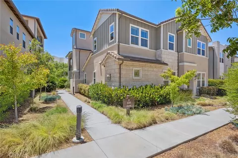 225 Frame, Irvine, CA 92618