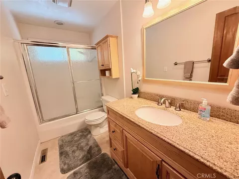 Bath - 43014 Moonridge Rd, Big Bear Lake, CA 92315 photo 1 of 2