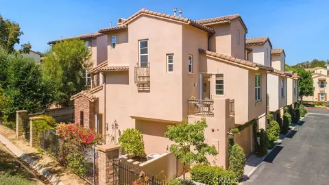 118 Tall Oak, Irvine, CA 92603