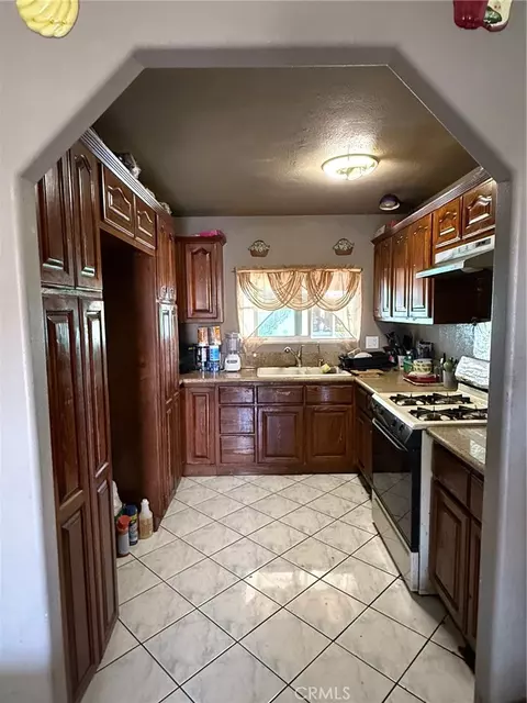777 S Temescal St #14, Corona, CA 92879