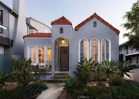 1113 W Balboa Blvd, Newport Beach, CA 92661