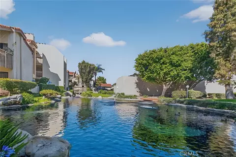 4831 Lago Dr #102, Huntington Beach, CA 92649