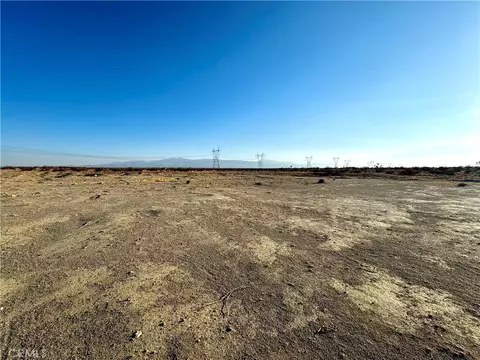 4595 Sandstone Rd, Phelan, CA 92301