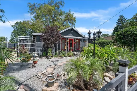 3747 Farnham Pl, Riverside, CA 92503