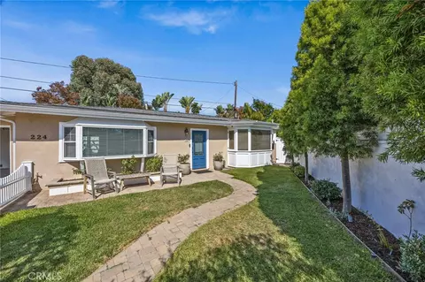 224 Pauline Pl, Costa Mesa, CA 92627