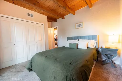 Bedroom - 23804 Lakeview Dr, Crestline, CA 92325 photo 11 of 12
