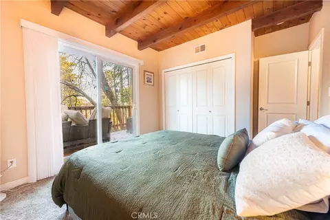 Bedroom - 23804 Lakeview Dr, Crestline, CA 92325 photo 9 of 12