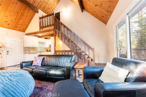 Living - 23804 Lakeview Dr, Crestline, CA 92325 photo 2 of 3
