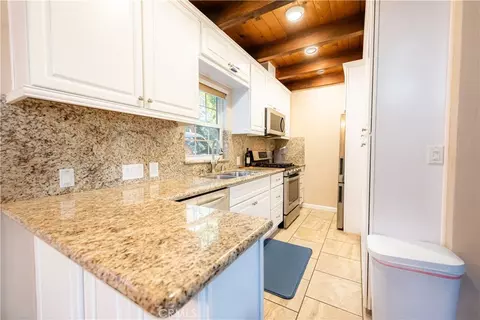 Kitchen - 23804 Lakeview Dr, Crestline, CA 92325 photo 2 of 3