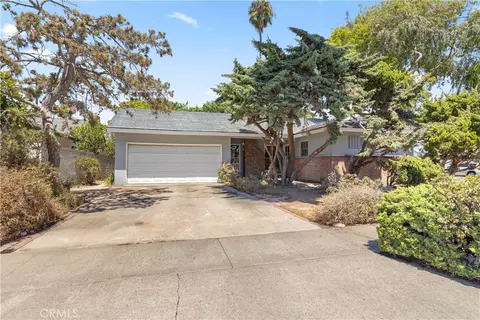 9461 Lotus Dr, Westminster, CA 92683