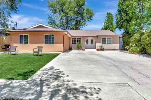 24017 Sylvan St, Woodland Hills, CA 91367