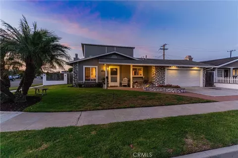 9331 Grand Dr, Huntington Beach, CA 92646