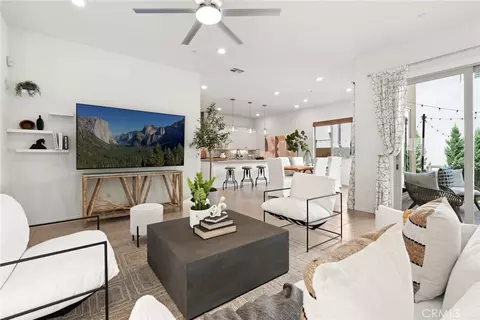 126 Stellar, Irvine, CA 92618