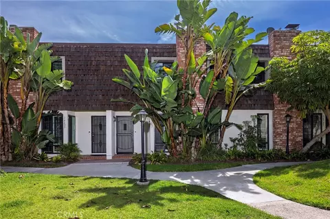 16703 Castaway Ln, Huntington Beach, CA 92649