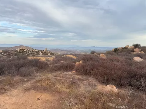 1 La Barranca Rd, Perris, CA 92570