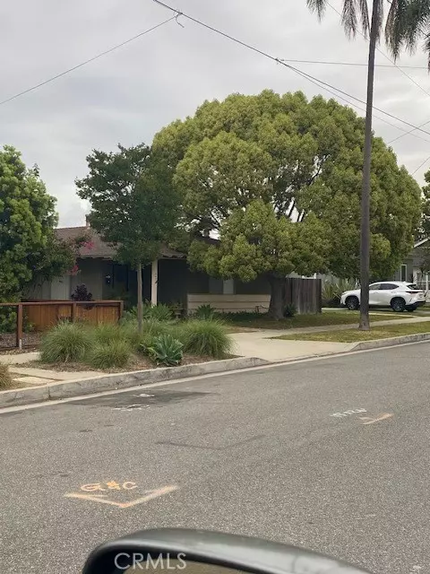 547 E Washington Ave, Orange, CA 92866