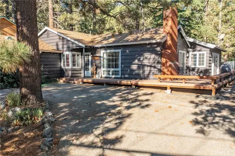 6234 Division St, Wrightwood, CA 92397