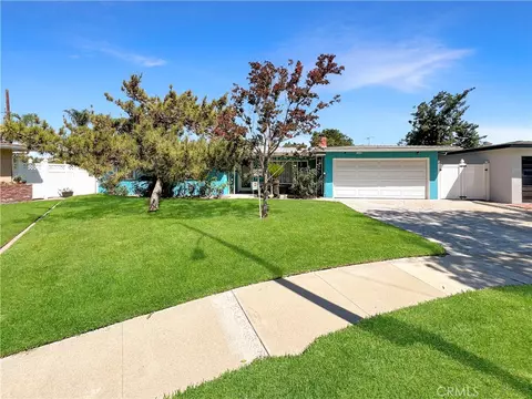 2021 Kristi Ln, Santa Ana, CA 92701