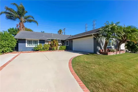 19922 Carmania Ln, Huntington Beach, CA 92646
