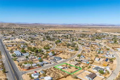 View/Area - 61853 Grand View Cir, Joshua Tree, CA 92252 photo 12 of 15