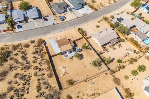 View/Area - 61853 Grand View Cir, Joshua Tree, CA 92252 photo 10 of 15