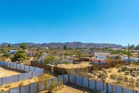 View/Area - 61853 Grand View Cir, Joshua Tree, CA 92252 photo 8 of 15