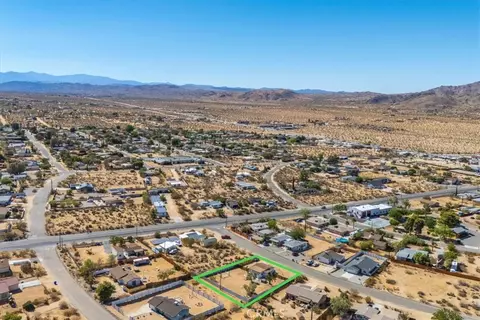 View/Area - 61853 Grand View Cir, Joshua Tree, CA 92252 photo 14 of 15