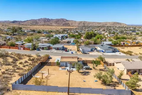 View/Area - 61853 Grand View Cir, Joshua Tree, CA 92252 photo 7 of 15