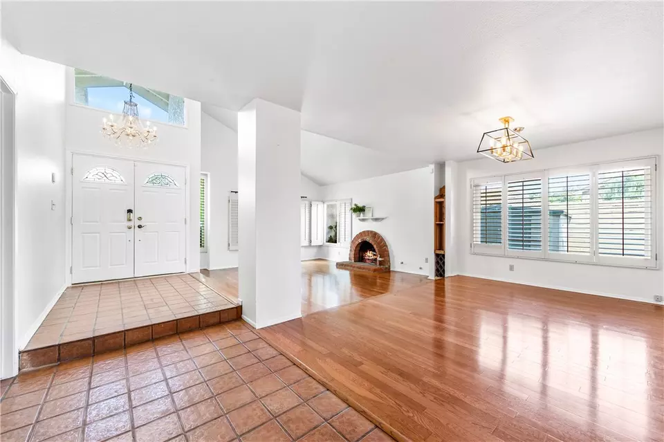Living - 15946 Clarendon St, Fountain Valley, CA 92708 photo 1 of 14