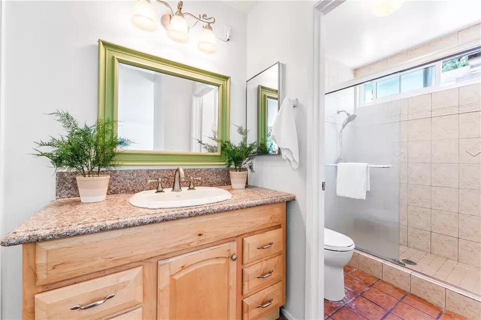 Bath - 15946 Clarendon St, Fountain Valley, CA 92708 photo 4 of 7