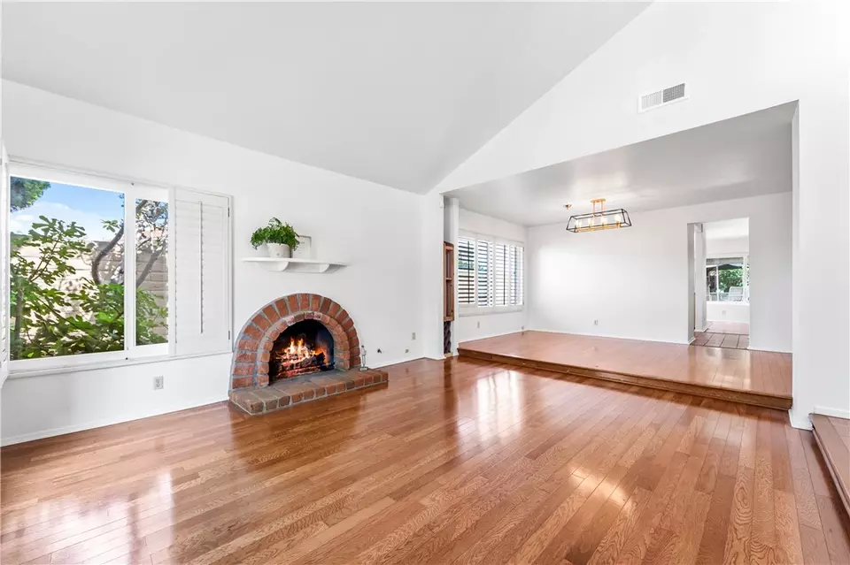 Living - 15946 Clarendon St, Fountain Valley, CA 92708 photo 4 of 14