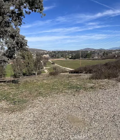 30925 Nicolas Rd, Temecula, CA 92591 photo 2